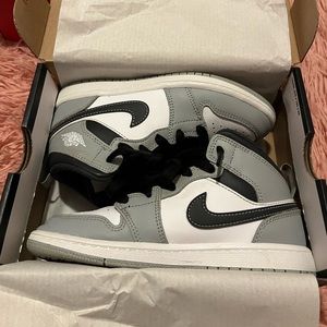 JORDAN 1 Mid (PS) Lt Smoke Grey/White